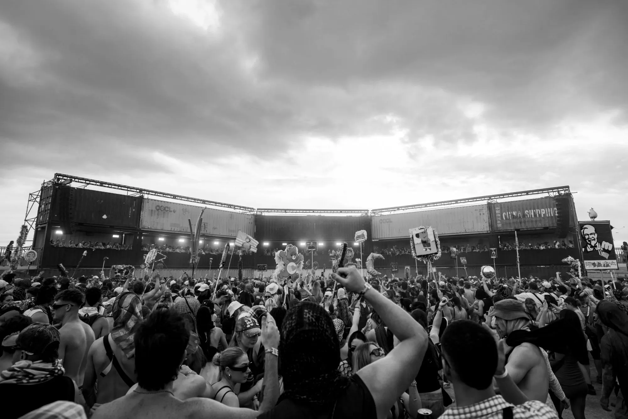 Dr. Dan's — festival stage photograph 02