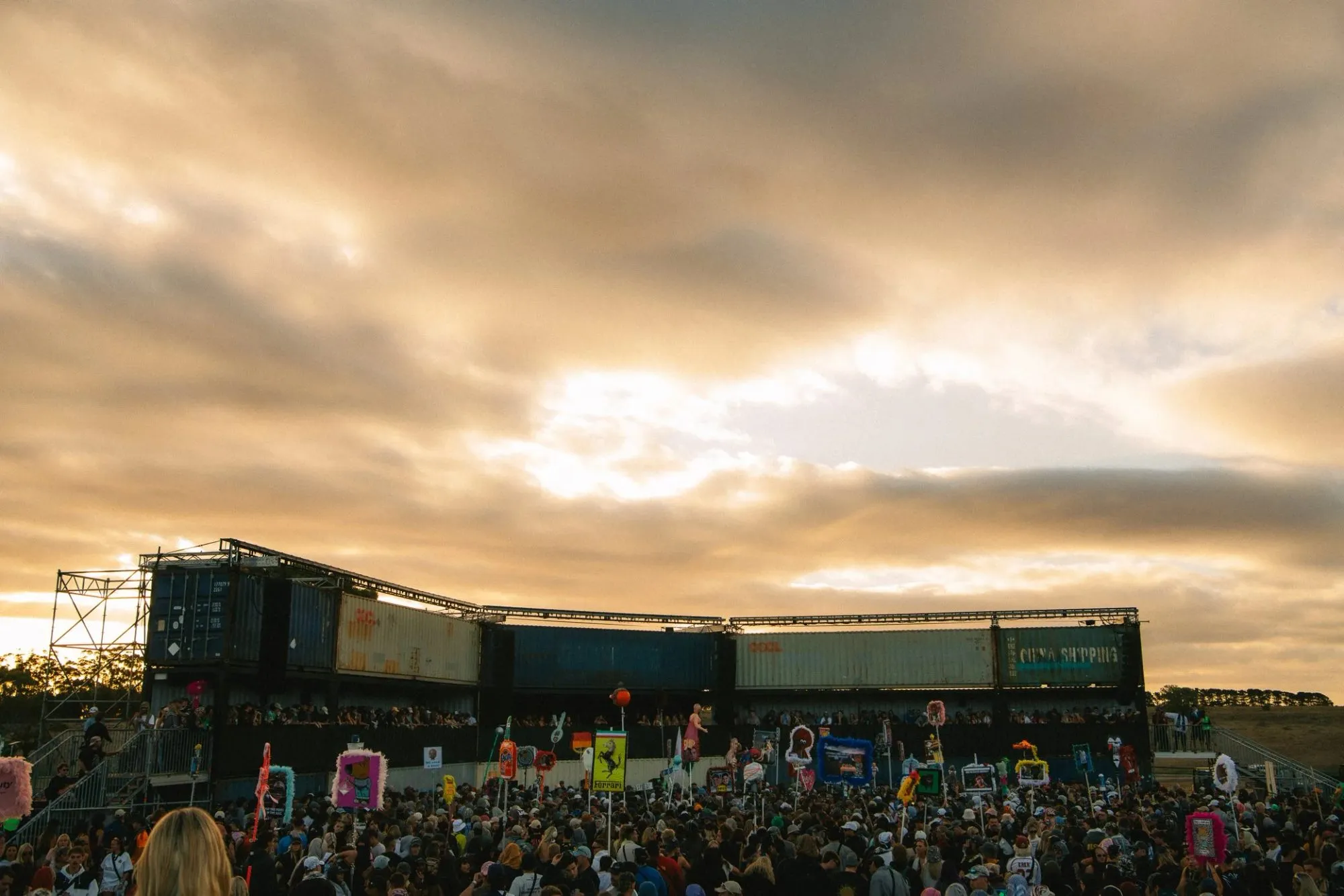 Dr. Dan's — festival stage photograph 06