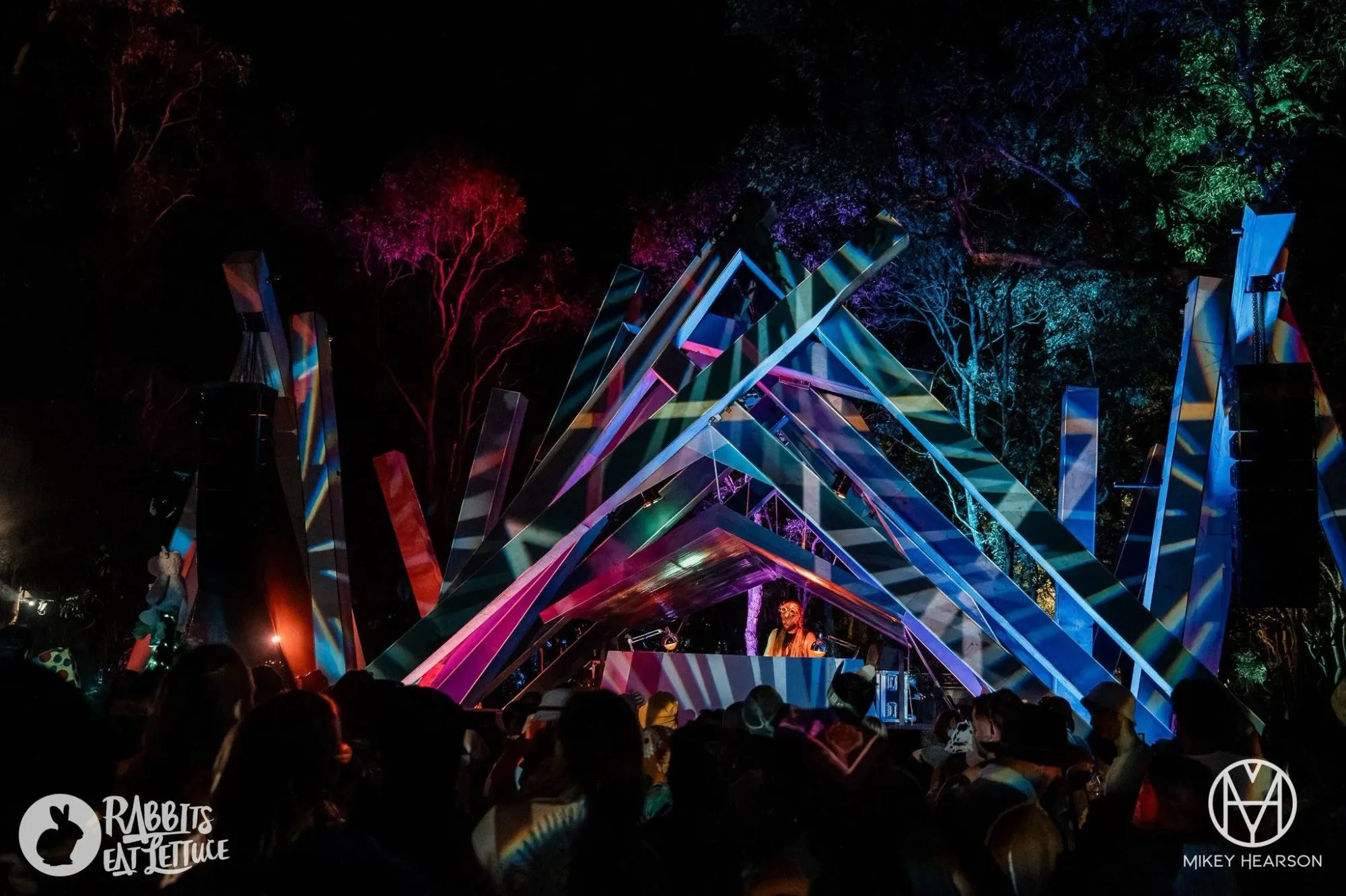 Waabooz — festival stage photograph 01