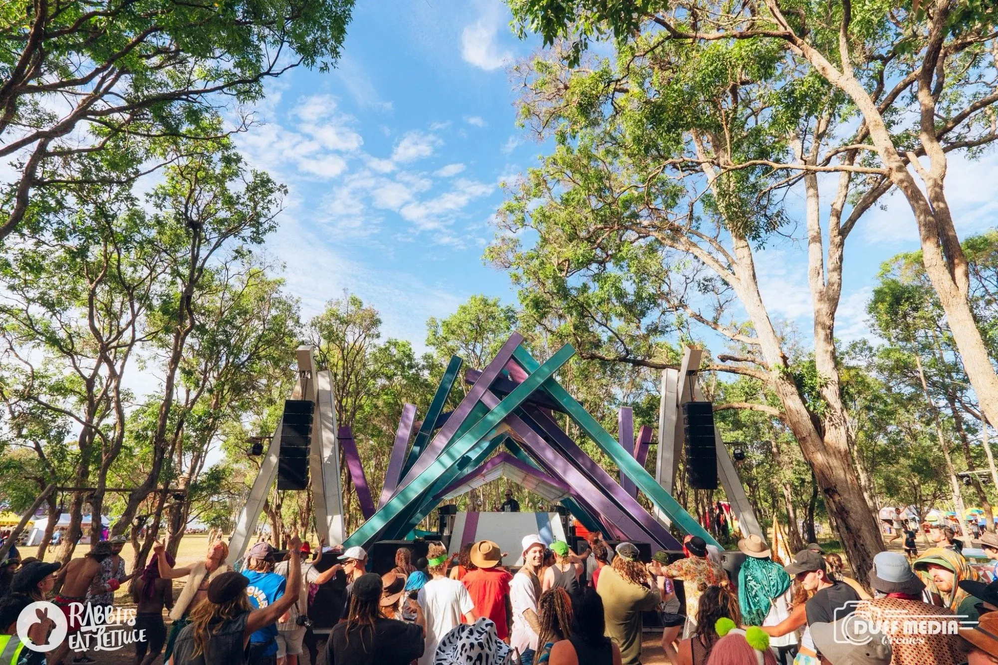 Waabooz — festival stage photograph 02