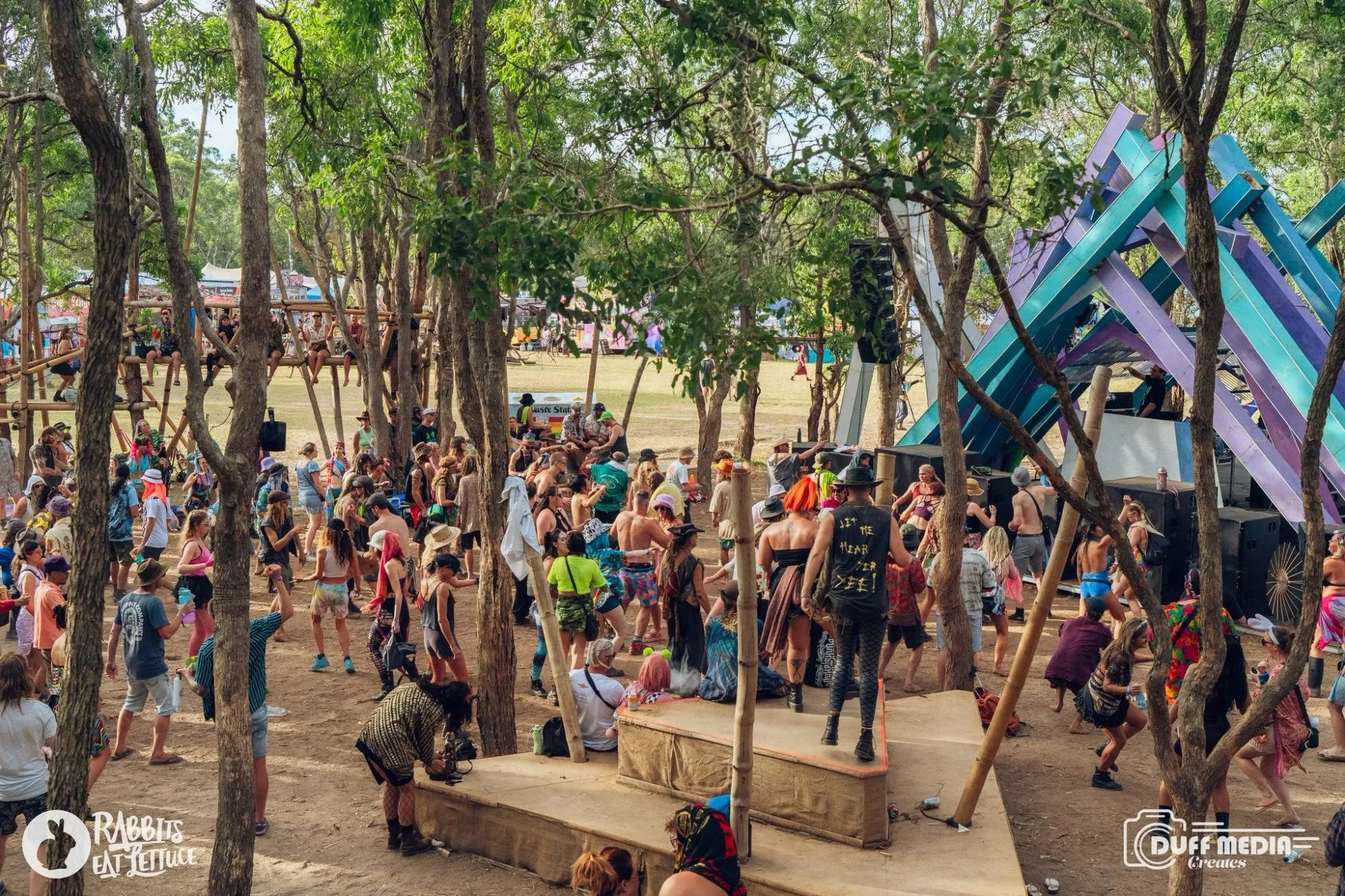 Waabooz — festival stage photograph 03